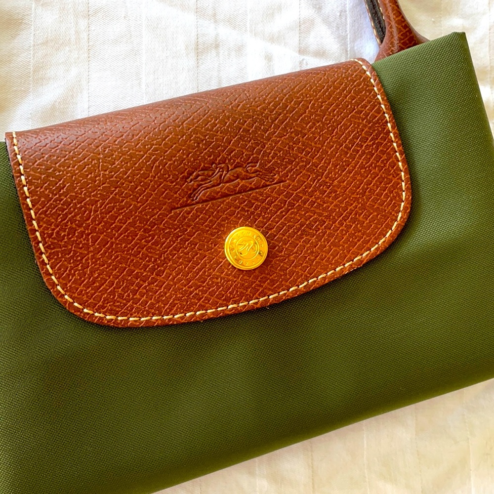 Longchamp olive green, Les Pliages shopping tote. Brand new, never used.